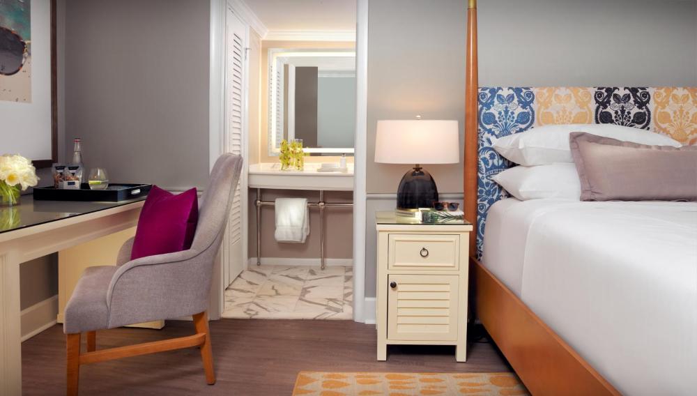 Premium Beachfront Gulf Tower King interior